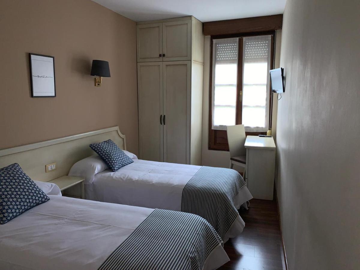 Hotel Los Robles Onís Εξωτερικό φωτογραφία