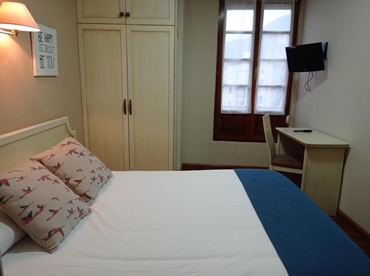 Hotel Los Robles Onís Εξωτερικό φωτογραφία